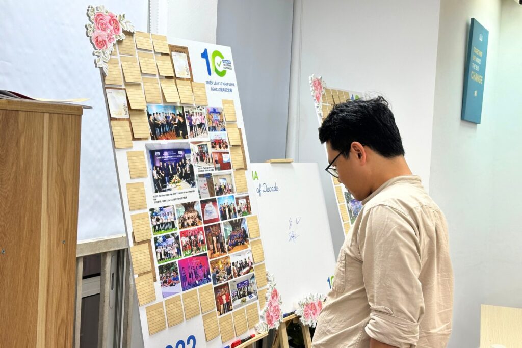 trien-lam-10-nam-deha-13